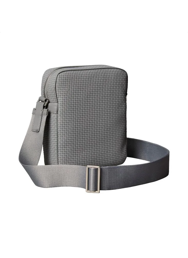 كالفن كلاين Embossed Emblem Logo Reporter Bag